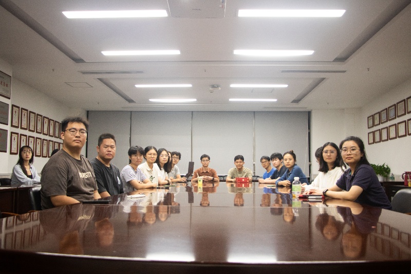 图1+全体照_resized.jpg